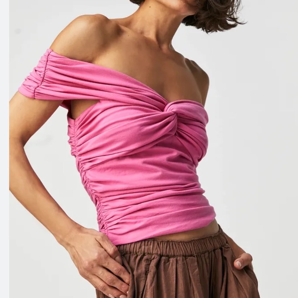 NWT FREE PEOPLE SHES A 10 TOP💞